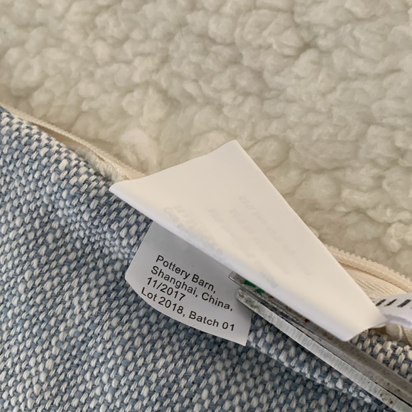 Pottery Barn Euro blue white checkered pattern fleece shams x 2 - Picture 7 of 7